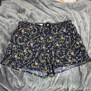 Floral Navy Patagonia Baggies 5”